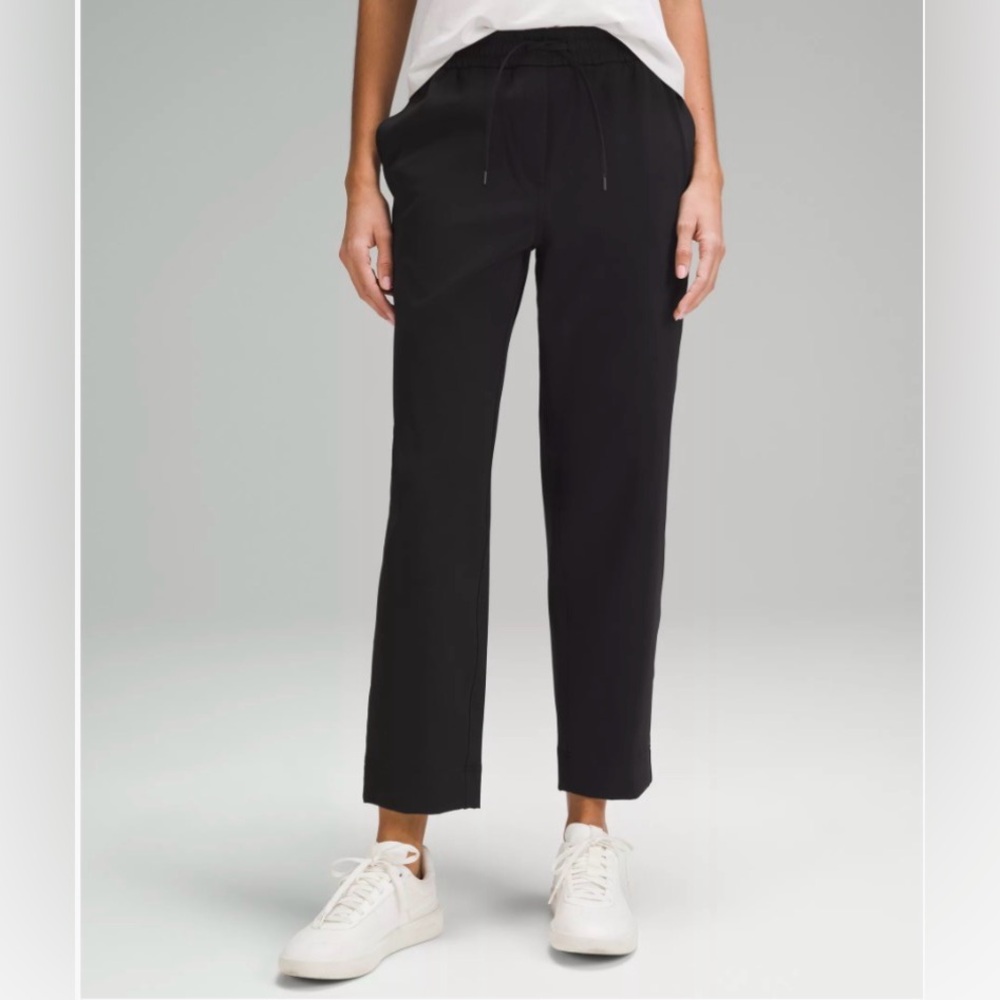 Lululemon Tapered-Leg Mid-Rise 7/8 Pant in Black